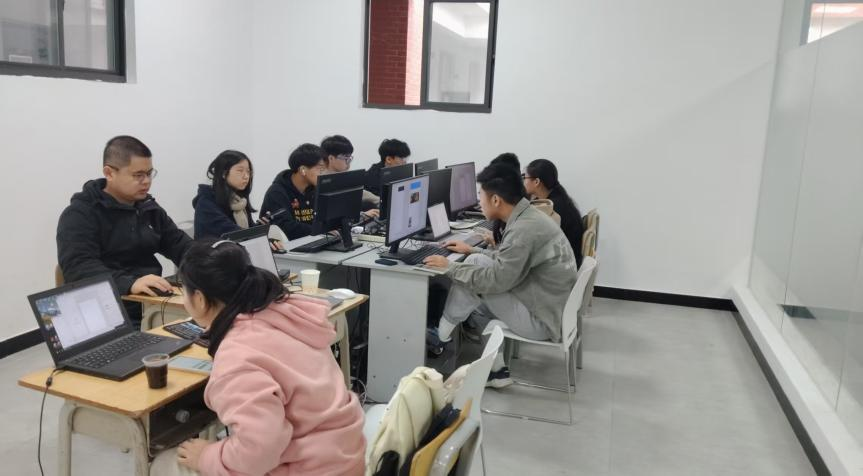 以代码为矛,以创意为盾:移动应用开发大赛备战启动! 以代码为矛,以创意为盾:移动应用开发大赛备战启动!