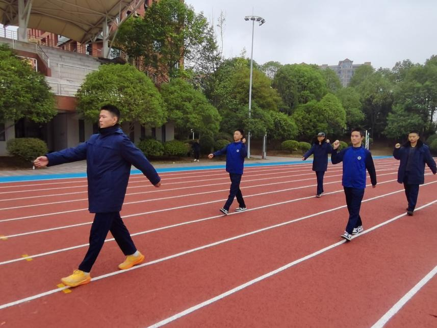 信息工程系:铿锵步伐展风采,科技方阵铸华章 信息工程系:铿锵步伐展风采,科技方阵铸华章