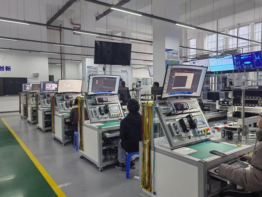 共探数智发展新机遇 共绘人工智能新蓝图——学院教师赴华腾软件产业有限公司调研学习