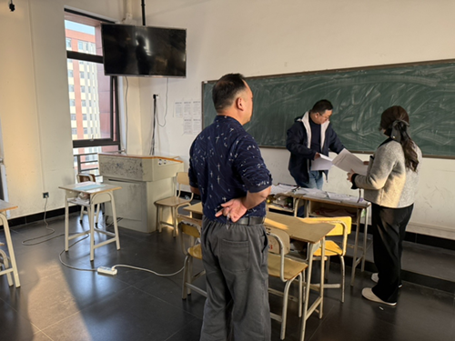 安全检查不松懈，装饰系里筑平安——建筑装饰系开展教室安全专项检查