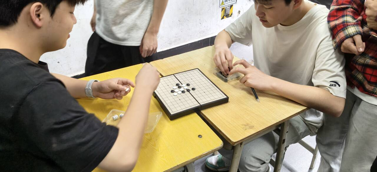 黑白对弈，棋乐无穷—航空工程系五子棋比赛圆满落幕