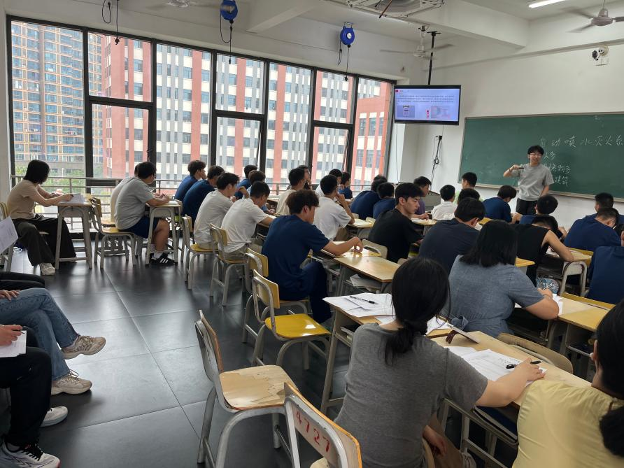 深耕课堂研教学 示范交流促提升——信息工程系开展公开课教研活动