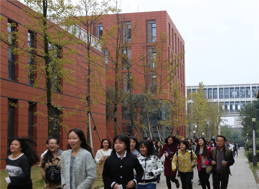 学院组织开展防空减灾应急疏散演练